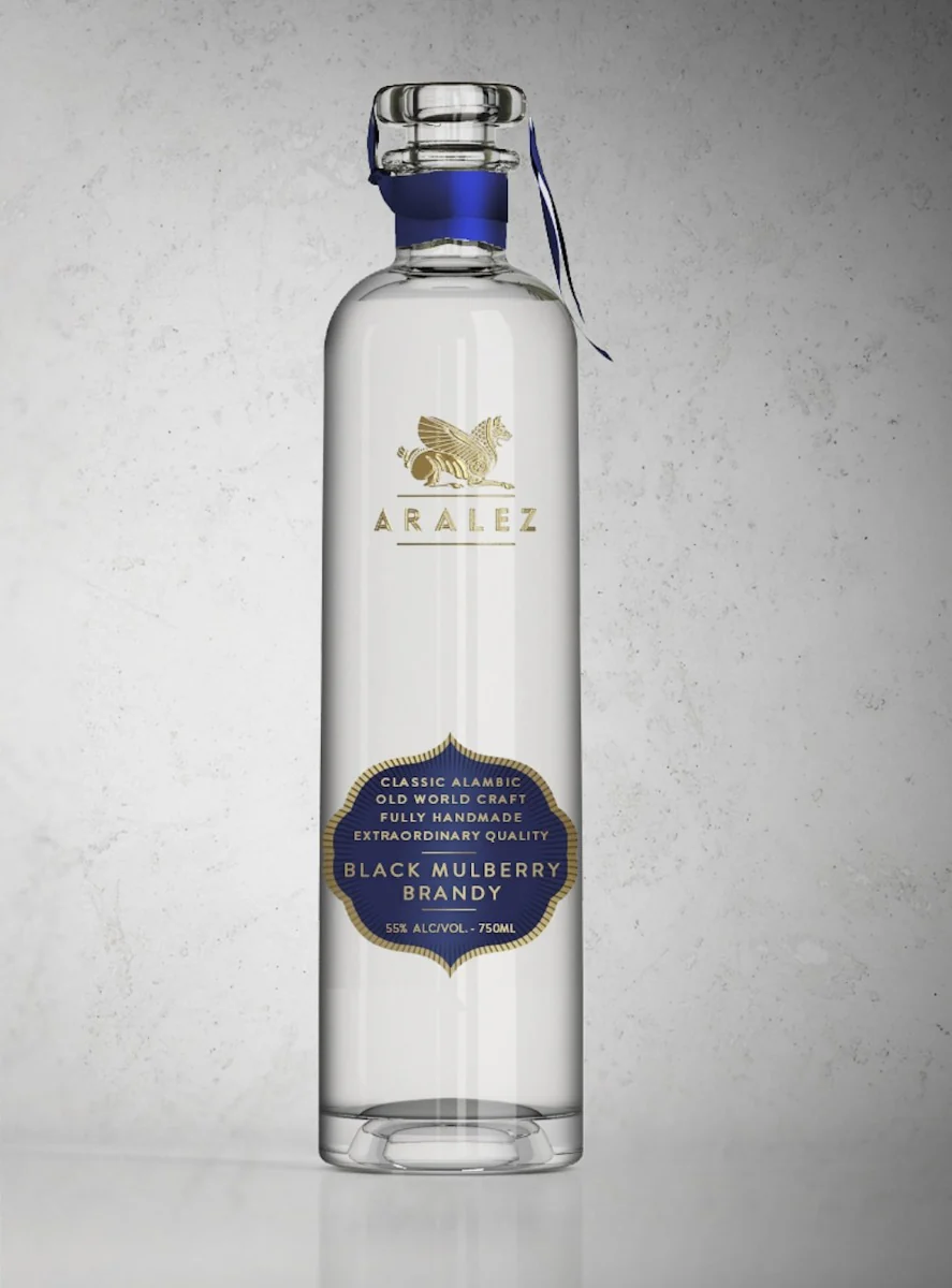 ARALEZ BRANDY BLACK MULBERRY (SEV TOOTI OGHI ) ARMENIA 750ML