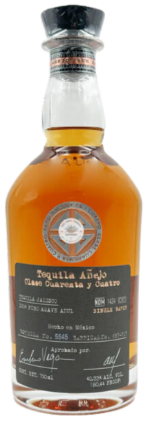 CLASE CUARENTA Y CUATRO TEQUILA ANEJO SINGLE BATCH 750ML