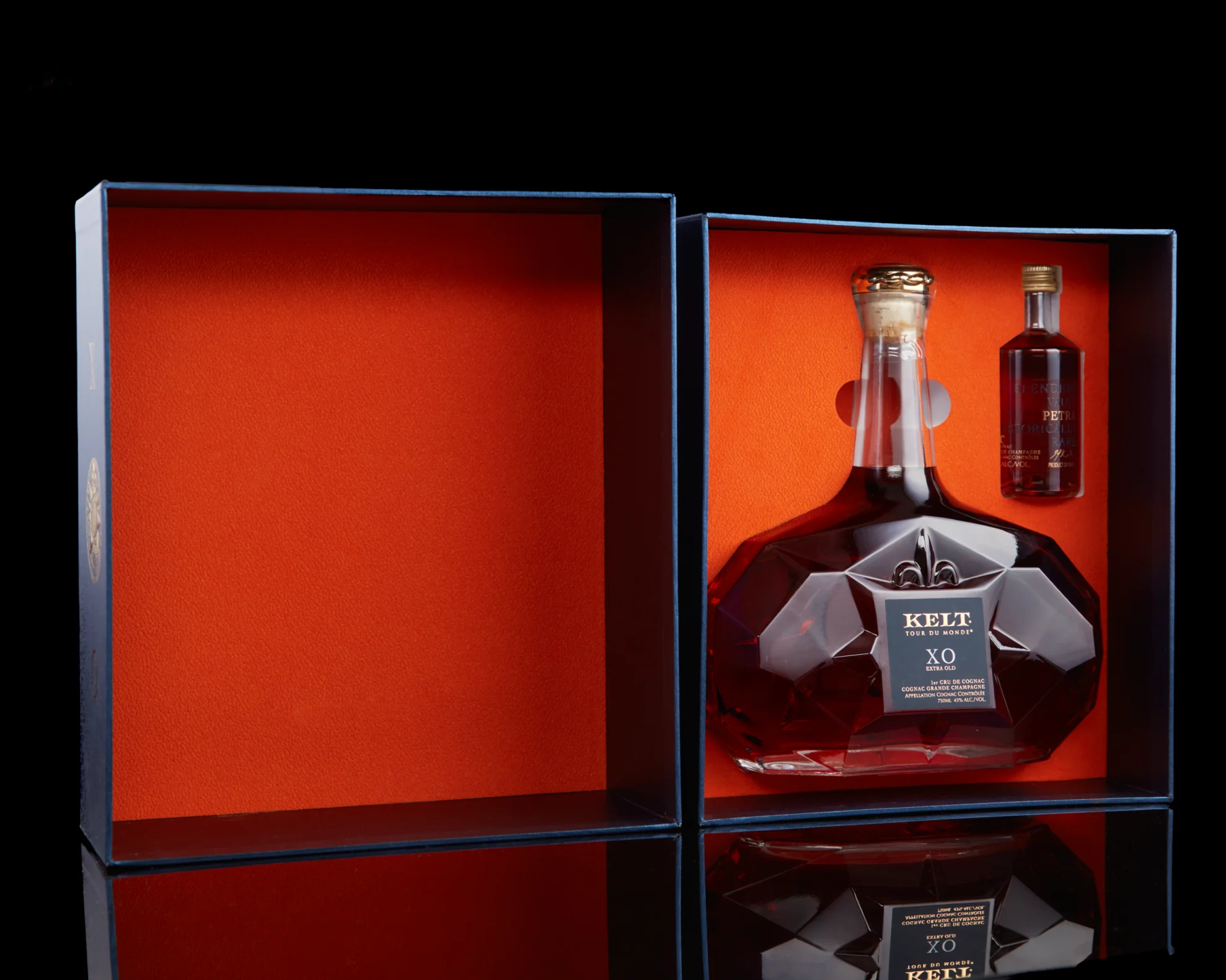 KELT COGNAC XO GRAND CHAMPAGNE TOUR DU MONDE GIFT BOX W/ 50ML PETRA FRANCE 750ML - Image 2