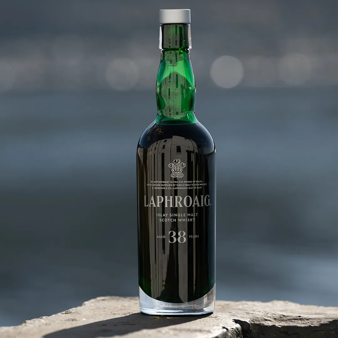 LAPHROAIG SCOTCH SINGLE MALT THE LIMITED ARCHIVE COLLECTION ISLAY 38YR 750ML - Image 3